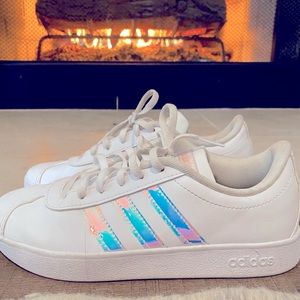 Like New! Adidas Girls shoes size 3.5!